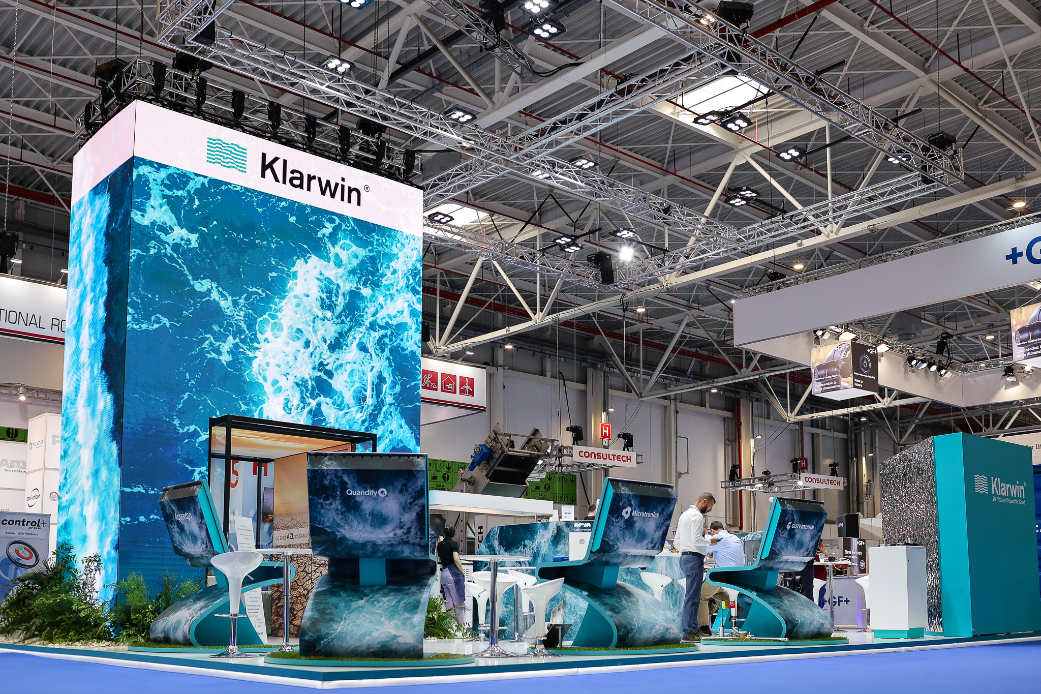 Stand expoziţional Klarwin la ExpoApa 2025 Bucureşti, realizat de Cool Promotions
